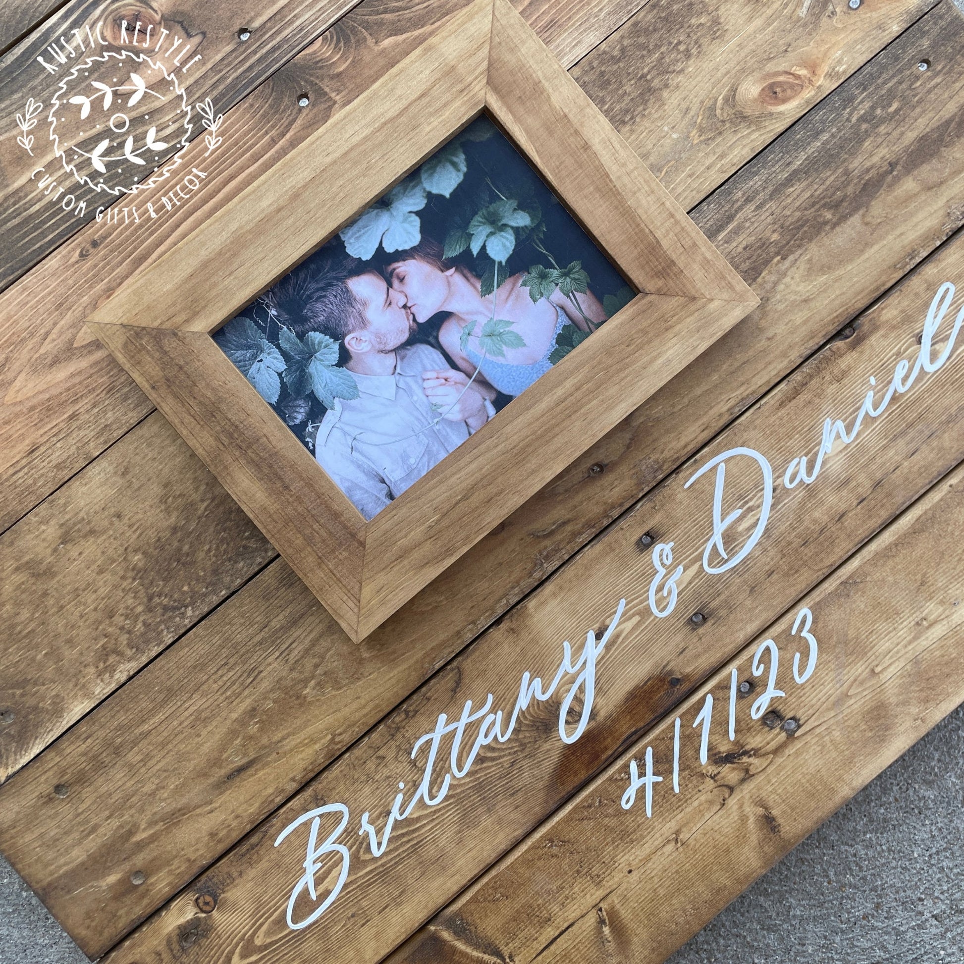 Guestbook Alternative, personalized wedding sign, pallet wall art, wedding photo frame, names sign, 24x24
