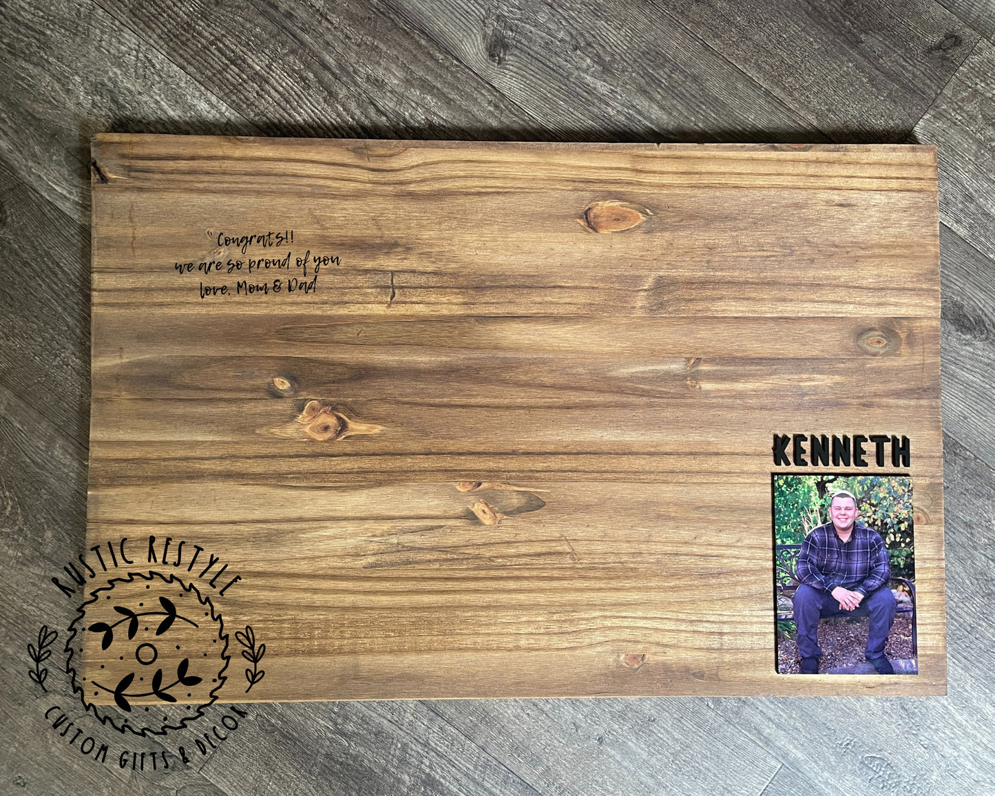 Graduation Guest book board its a signable rustic wood sign, You can customizable with photo and name.