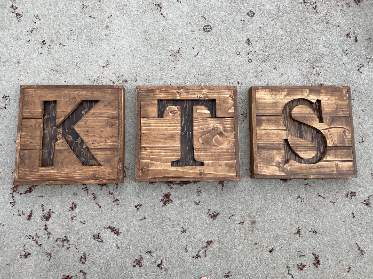 Rustic Monogram Wall Sign, Custom Initial Pallet Decor, Personalized Wedding or Housewarming Gift (18X18INCH)